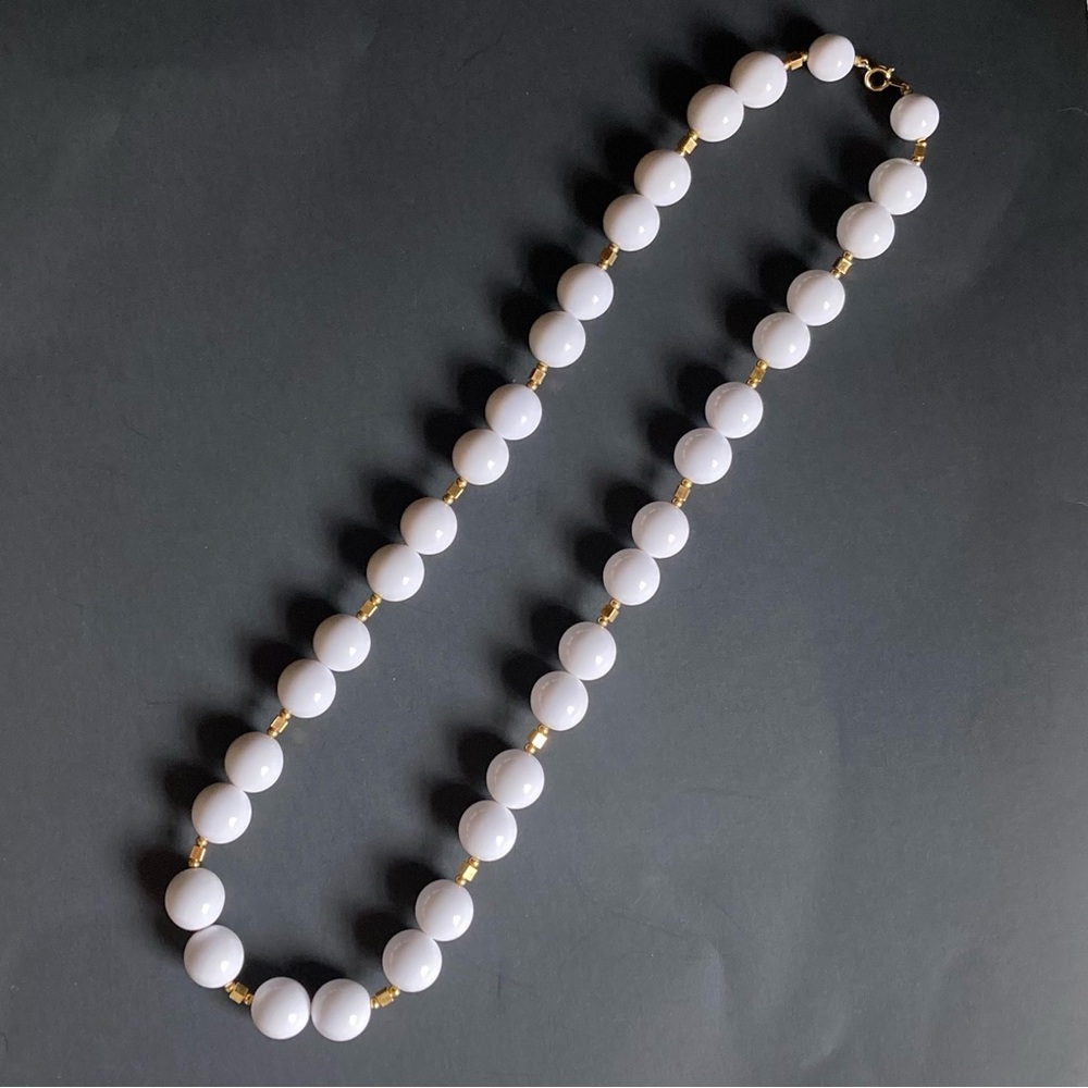 Vintage Estate White and Gold Necklace - Picture 7 of 12